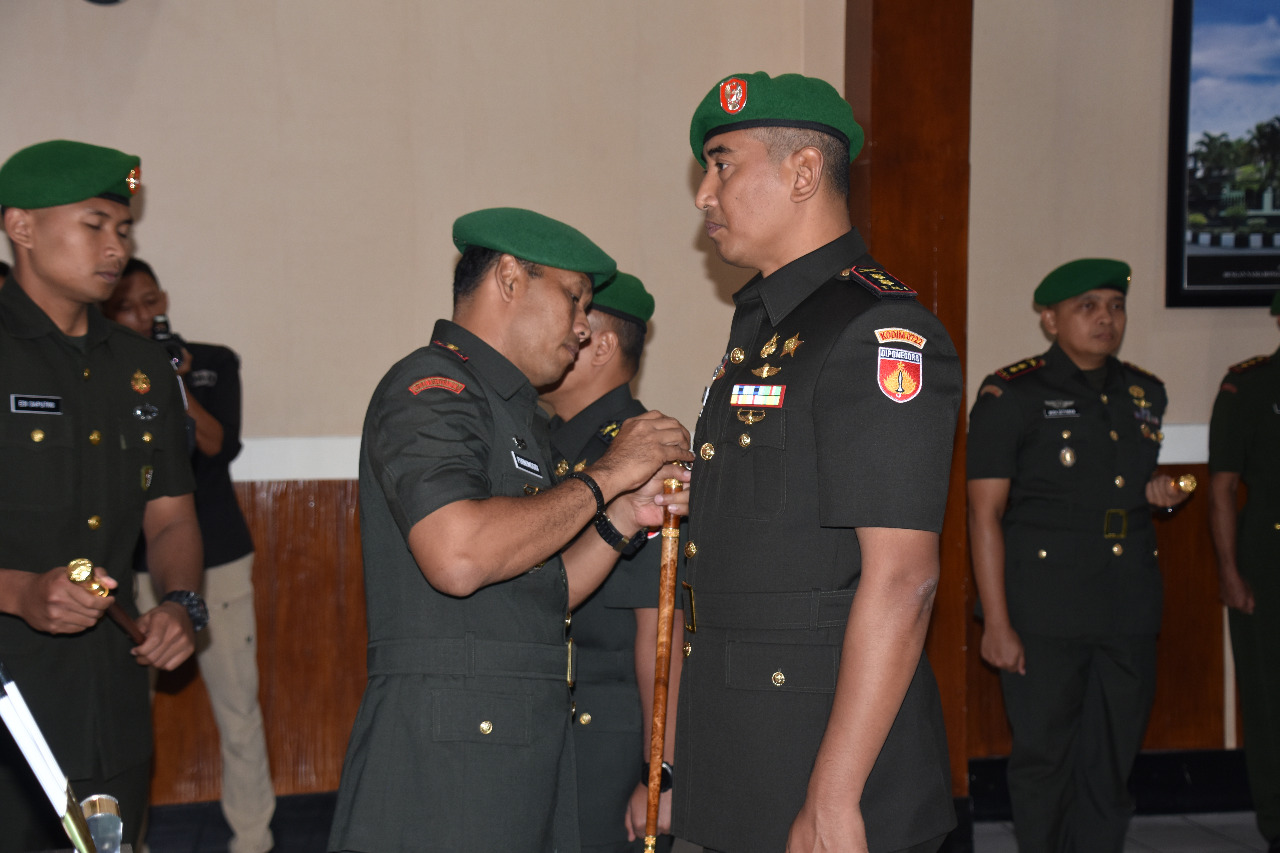 Danrem 073/Makutarama Kolonel Inf Purnomosidi, S.I.P., M.A.P., Pimpin Sertijab Dandim 0722/Kudus